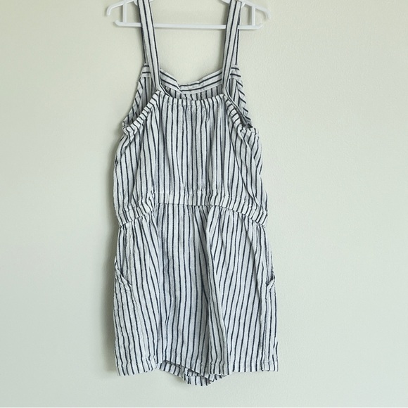 GAP Linen Romper- Like New! - Picture 2 of 4